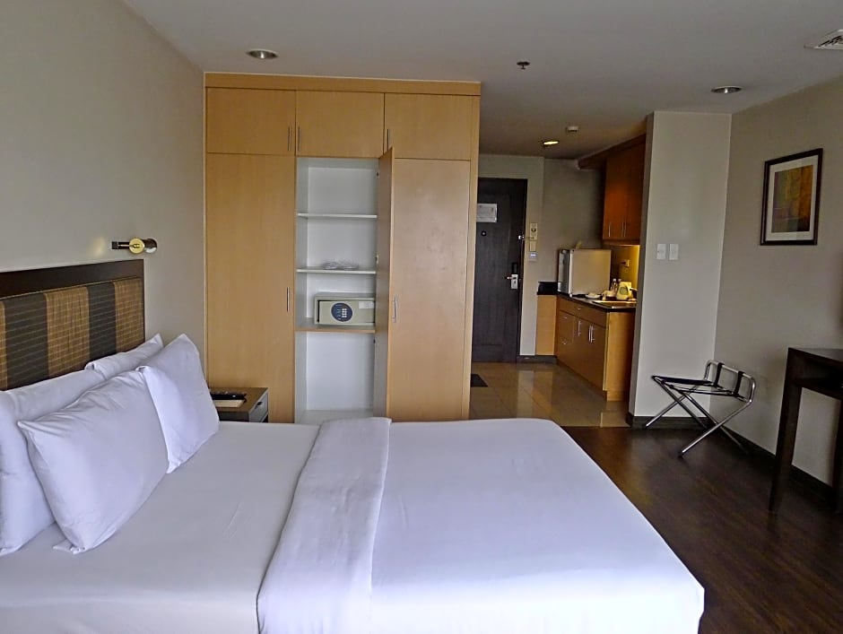 Baguio Burnham Suites Hotel