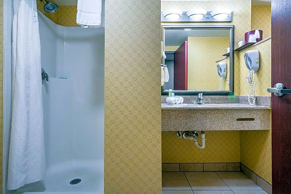 HOLIDAY INN EXPRESS & SUITES ROANOKE RAPIDS By IHG