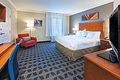 Studio, 1 King Bed (Mobility/Hearing Accessible, Tub)