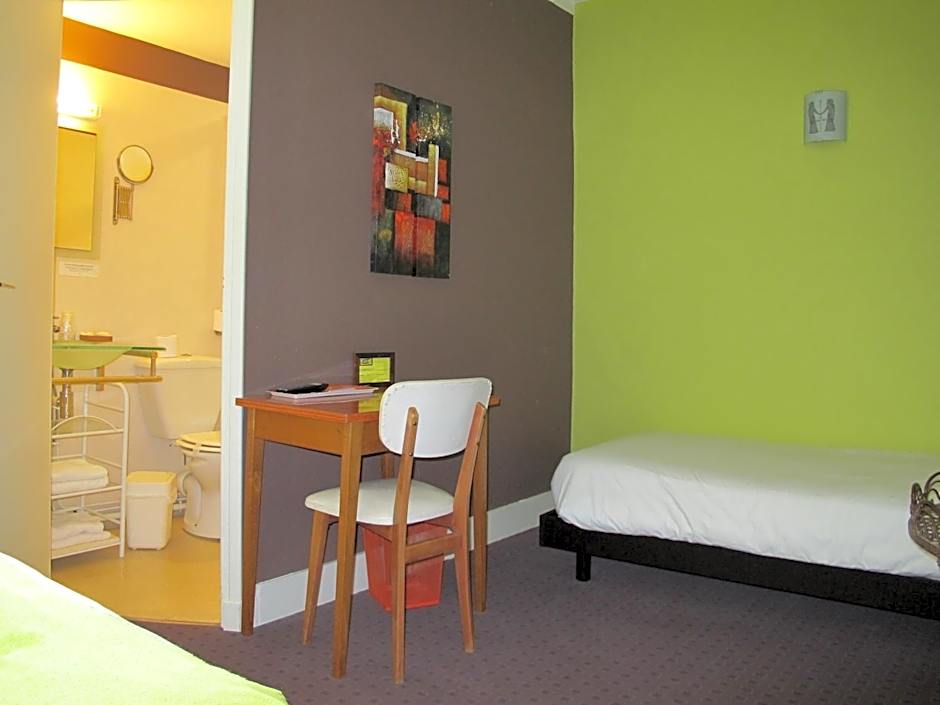 Logis Hôtel Deshors-Foujanet