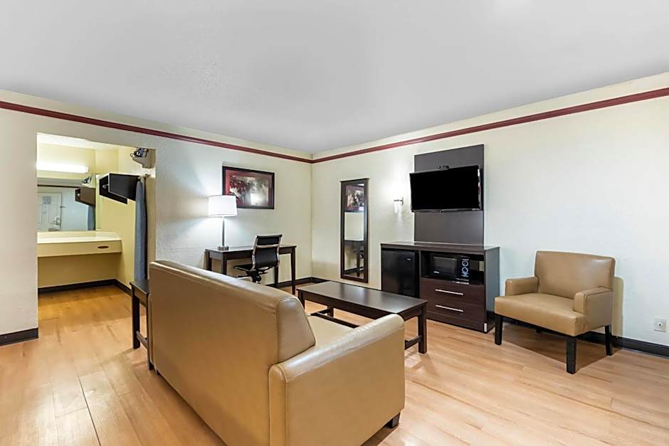 OYO Hotel Tulsa N Sheridan Rd & Airport