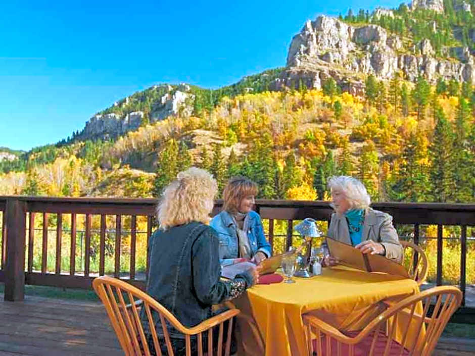 Spearfish Canyon Lodge