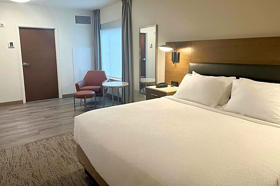 Photo 1 of 6 of Executive 1 King Bed, Concierge Level