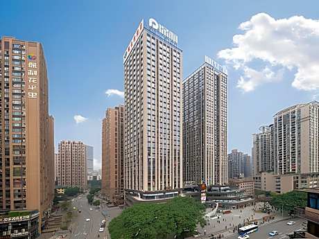 Vienna Hotel Chongqing Yangjiaping Pedestrian Street Light Railway Station