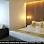 8 Mile Hotel