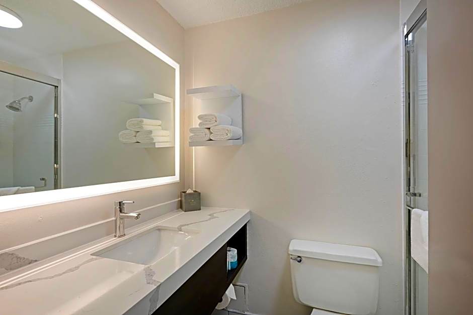 The Lux Hotel & Conference Center, an Ascend Collection Hotel