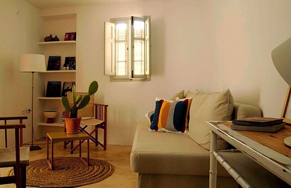 Photo 1 of 6 of Suite