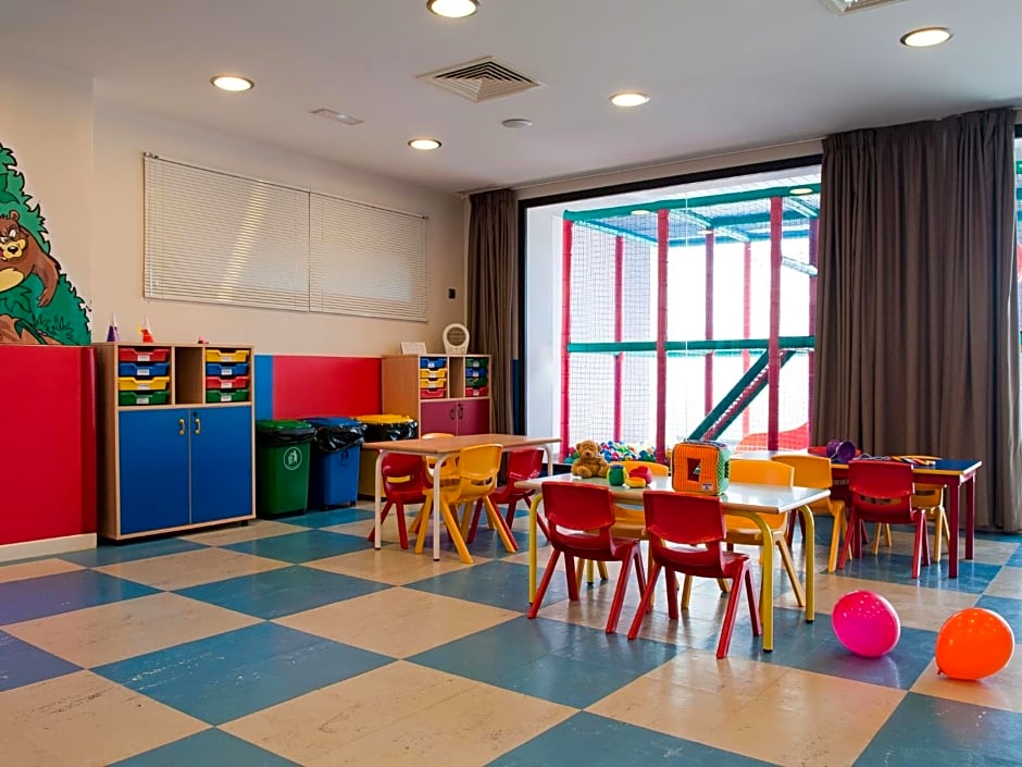 Estepona Hotel & Spa Resort