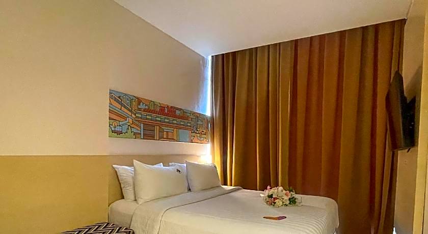 MaxOne Hotels Premier Melawai