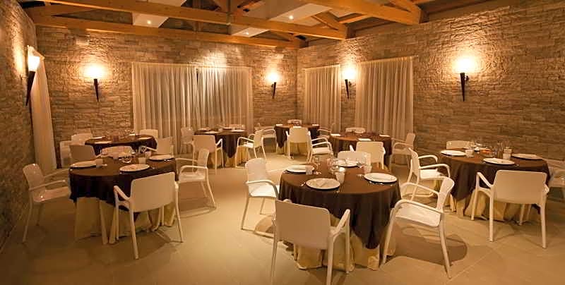 Hotel & Restaurant Velanera