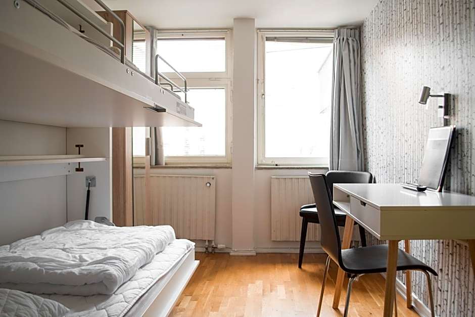 Slottsskogens Hostel