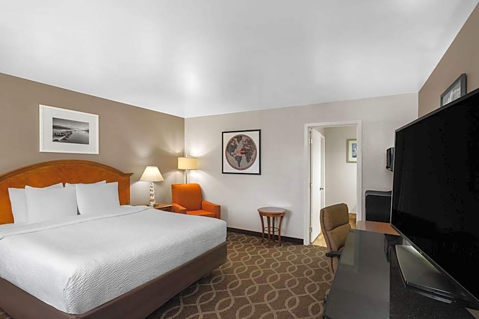 Ramada Bayside Inn & Suites Eureka