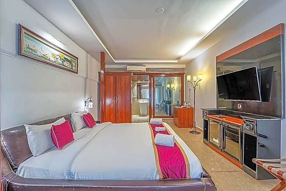 White Pearl Suites