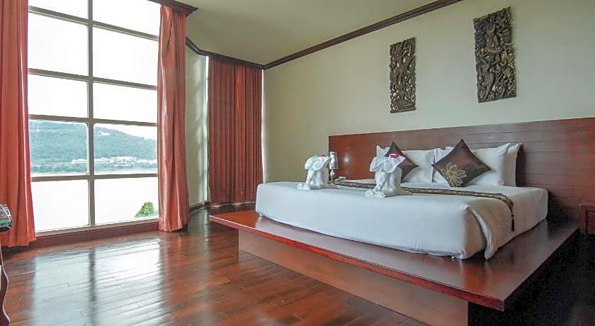 Arawan Riverside Hotel