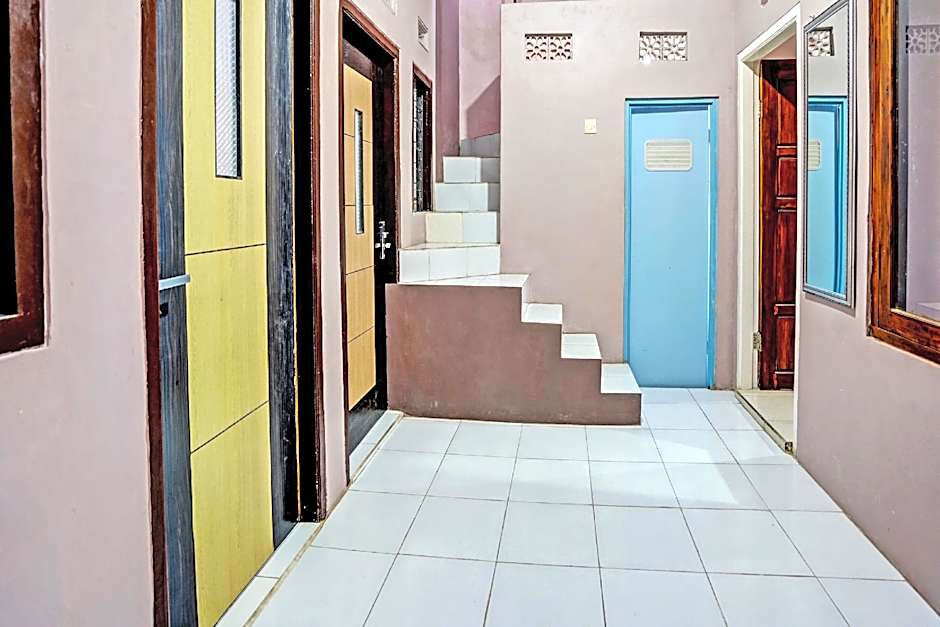 Hotel O Sobat Ijen HomestayNearSungai Prengsengan