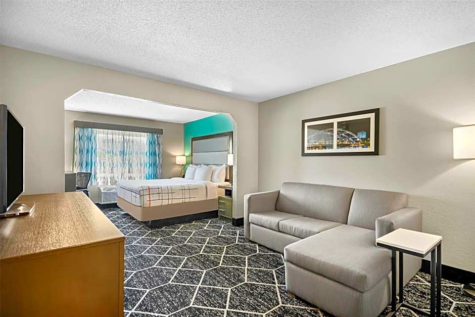 La Quinta Inn & Suites by Wyndham Batavia
