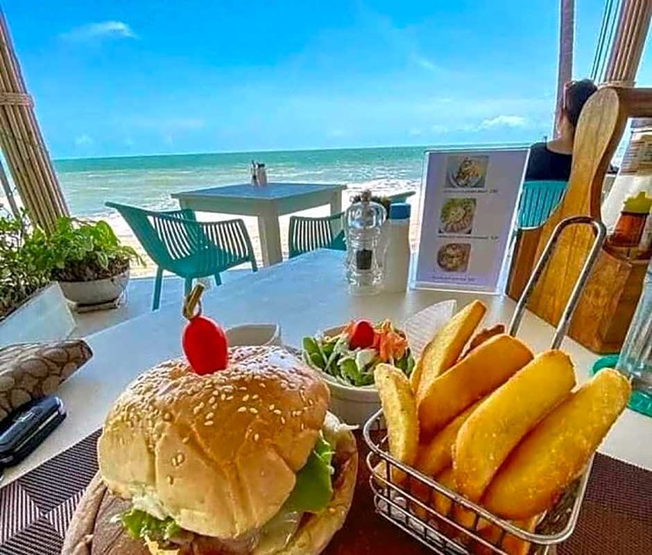 Le Petit Saint Tropez