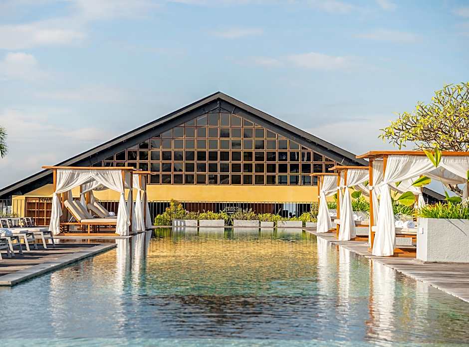 Cross Paasha Bali Seminyak