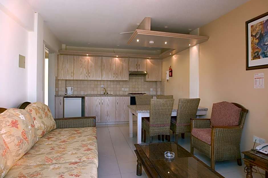 Senator Hotel Apartments