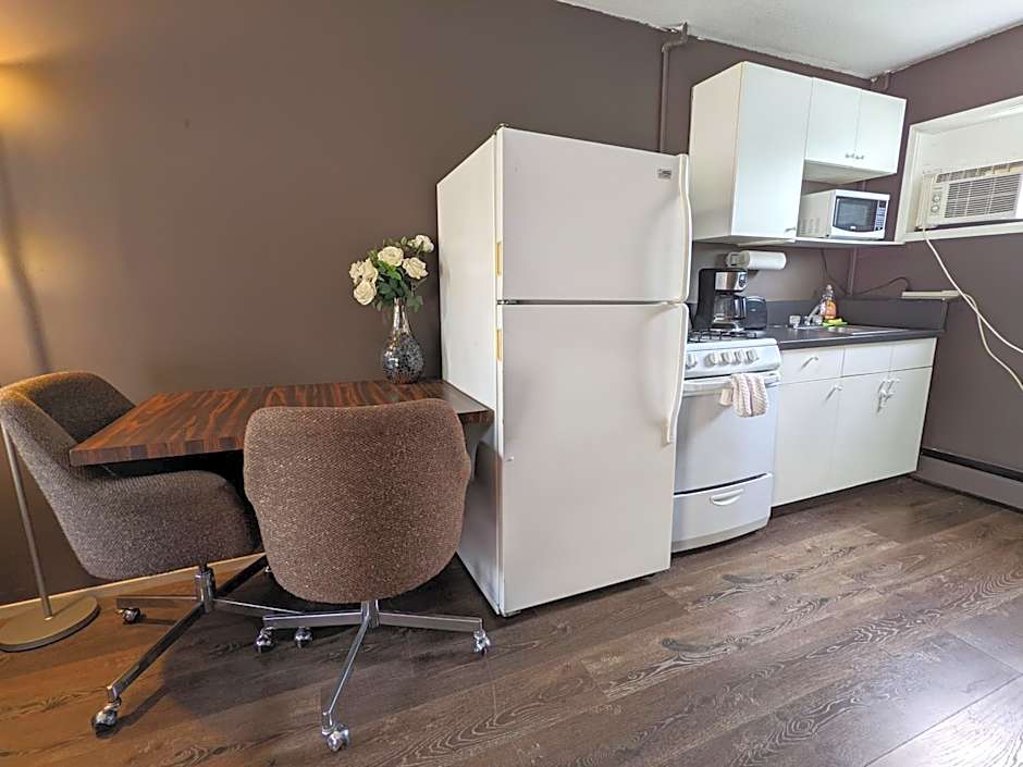 Deerview Lodge & Cabins - Princeton BC