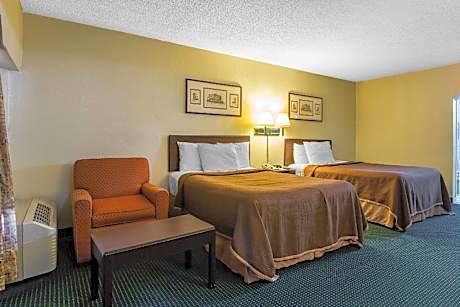 2 Double Beds, Smoking