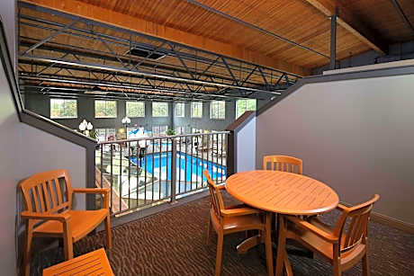 Queen Room with Two Queen Beds with Balcony/Non-Smoking