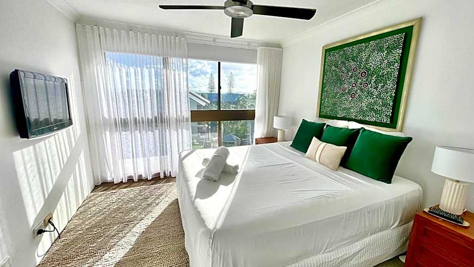 Broadwater Shores Waterfront Apartments