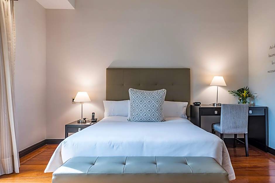 Movich Casa Del Alferez