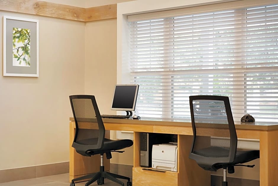 Country Inn & Suites by Radisson, Des Moines West, IA