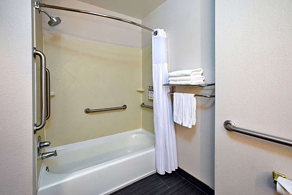 Holiday Inn Express Hotel & Suites - Sumter By IHG