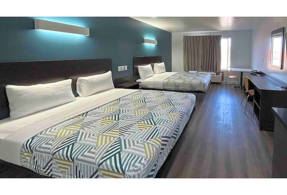 Studio 6 Suites Hesperia, CA West Main Street I 15