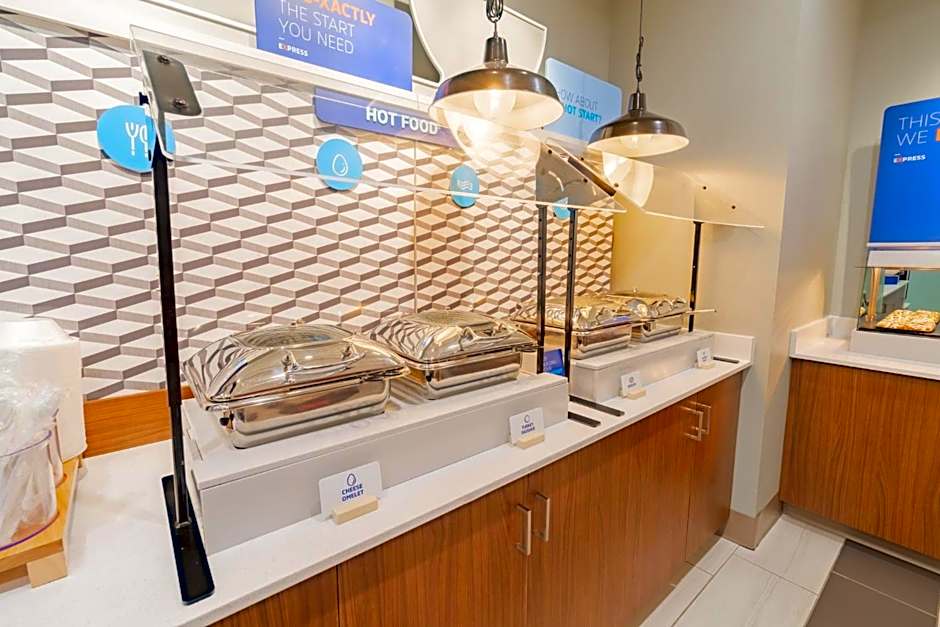 Holiday Inn Express & Suites - Marion By IHG