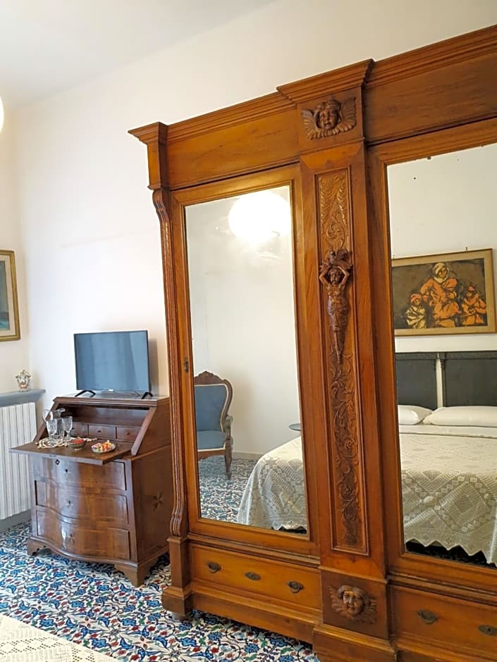 Qu4ttro I D'Angleterre Guest House