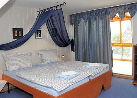 Economy Twin Room