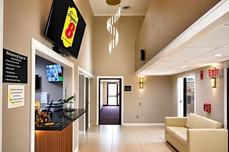 Super 8 by Wyndham Champaign