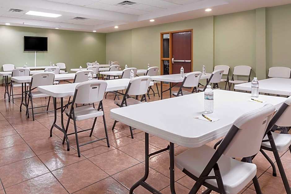 Super 8 by Wyndham Rainsville