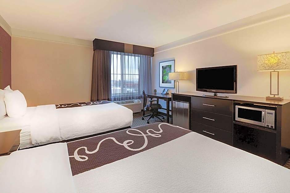 La Quinta Inn & Suites by Wyndham Detroit Utica