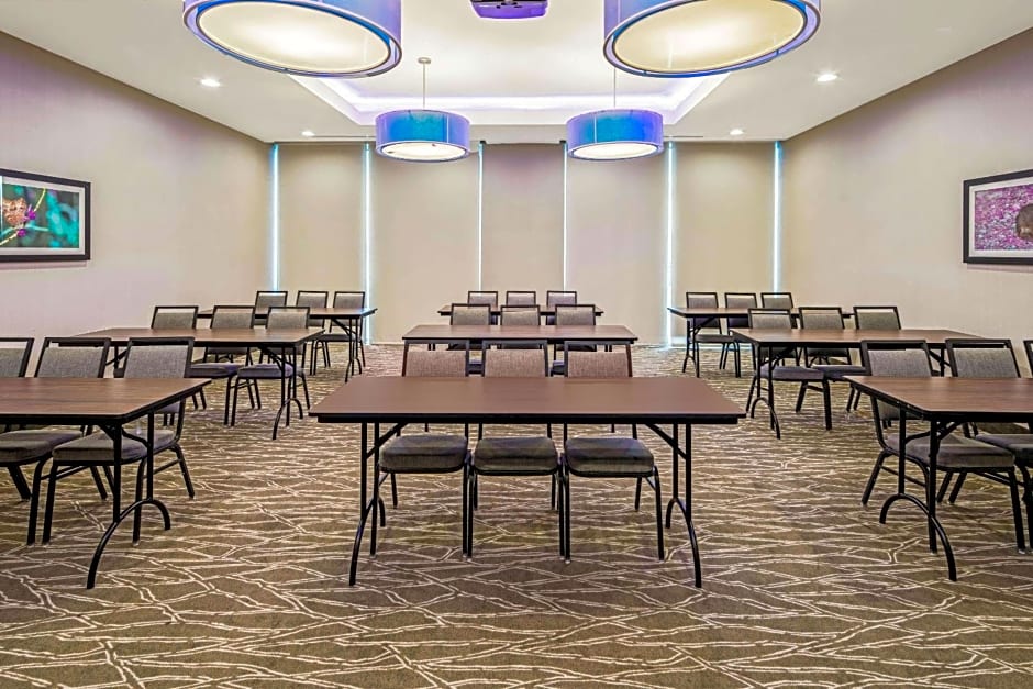 La Quinta Inn & Suites by Wyndham McAllen La Plaza Mall