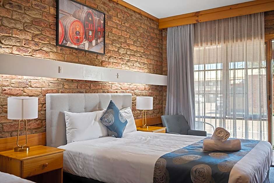 The Settlement Historic Hotel