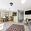 1302b St Thomas Square