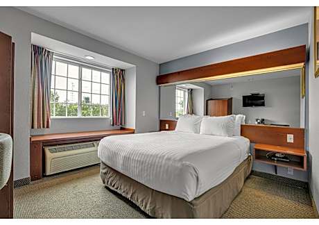 Queen Room - Non-Smoking