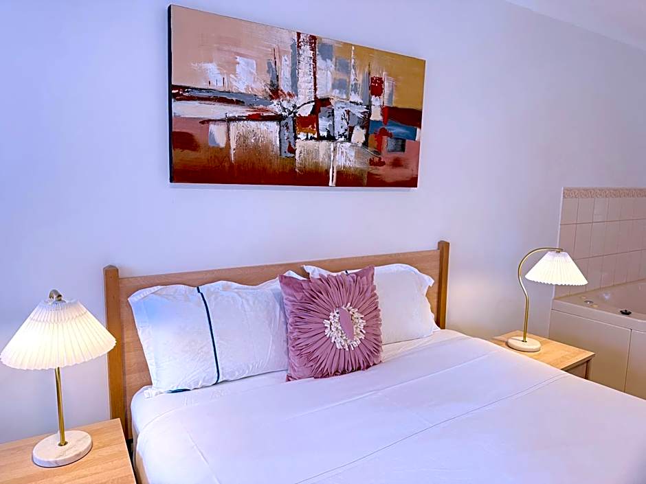 Beachcomber Motel & Apartments