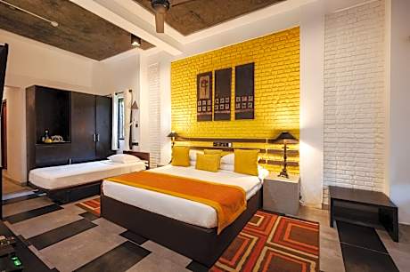 Quadruple Room with Private Bathroom