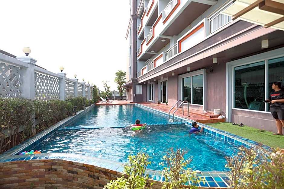 Convenient Grand Plus Hotel Suvarnabhumi