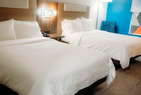 2 Queen Beds Standard