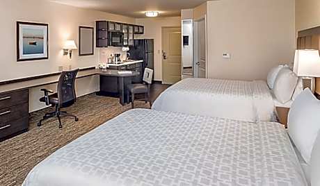 2 Queen Beds Studio Ste Comm Access Tub