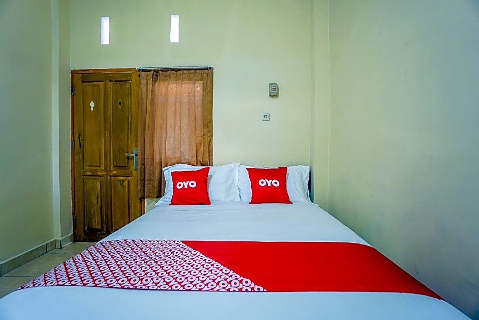 OYO 1720 A2b Residence
