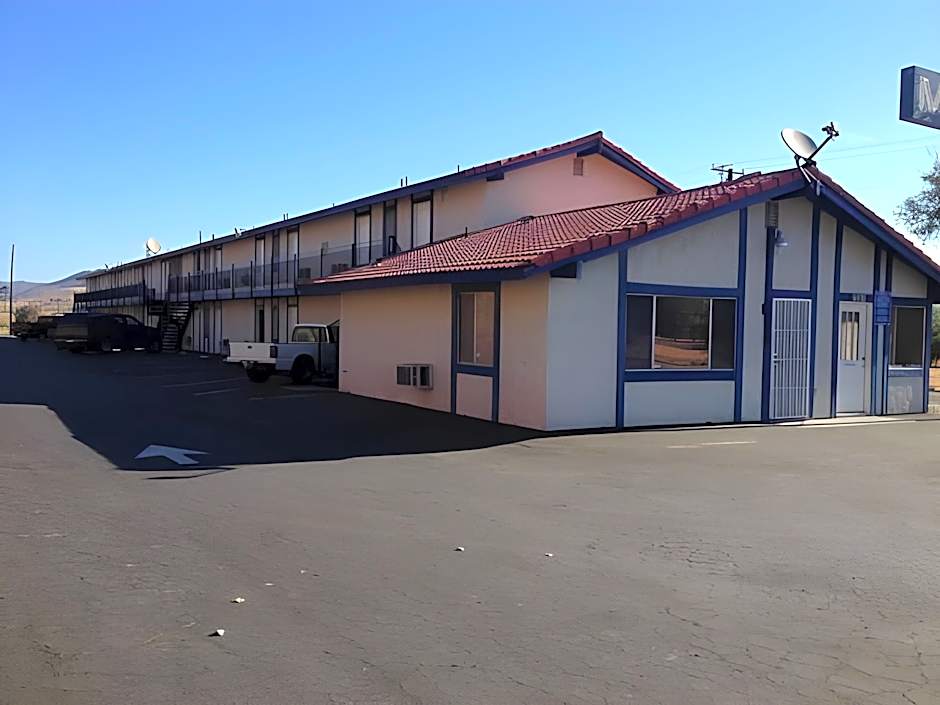 Golden Hills Motel