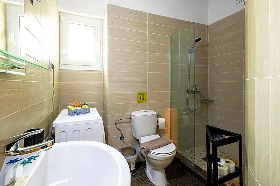 Aris123 by Smart Cozy Suites - Apartments in the heart of Athens - 5 minutes from metro - Available 24hr