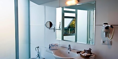 double or twin room sea view with child